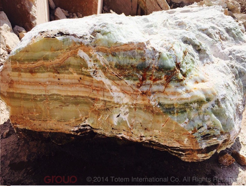 TGTX 514 - Cloudy Green Onyx & Teraonyx